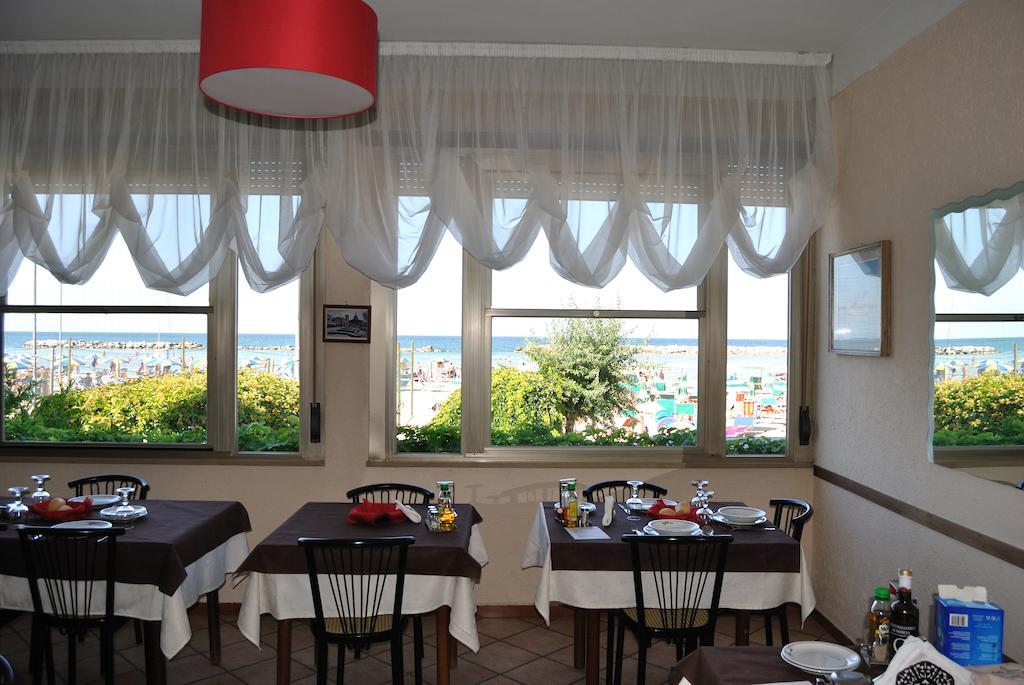 Hotel Vistamare Viserba ريميني المظهر الخارجي الصورة